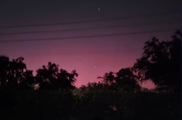 Northern lights take over the night skies in Northeast Florida. When you can possibly catch them again