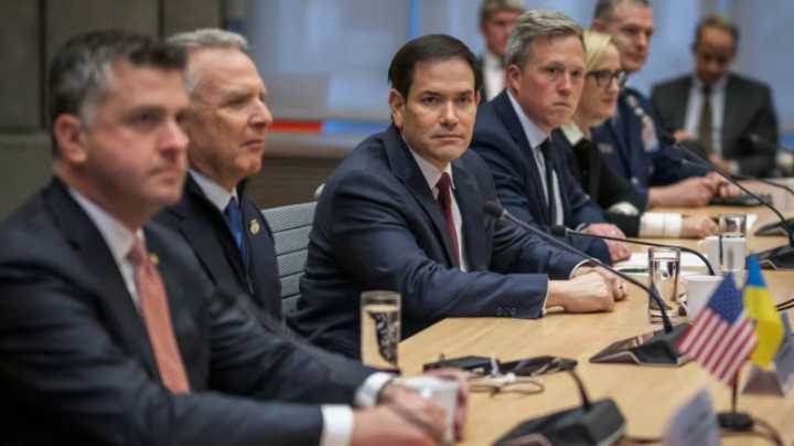 Delegación ucraniana se reúne con funcionarios estadounidenses para conversar sobre el plan de Trump para finalizar la guerra