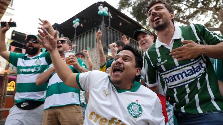 Muere un aficionado del Palmeiras tras caerse de un autobús descapotable antes de la final de la Libertadores