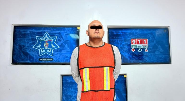 Arrestan a hombre con pistola 9 mm en Salvárcar