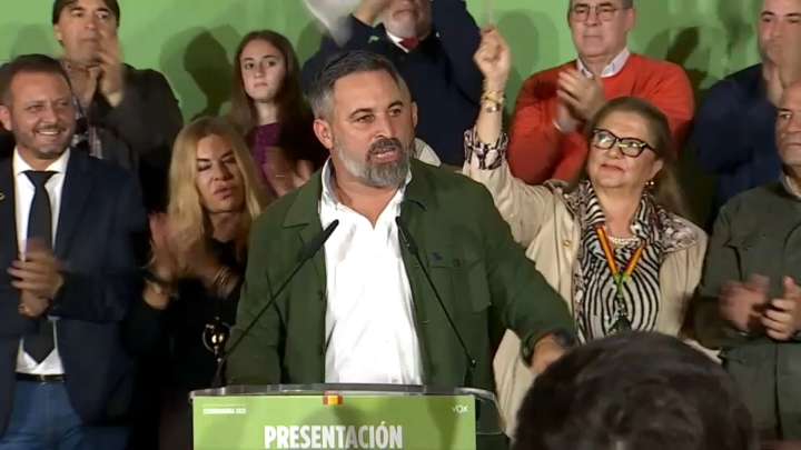 Abascal advierte a Guardiola de que si necesita a Vox "o pasa por el aro, o repite elecciones"