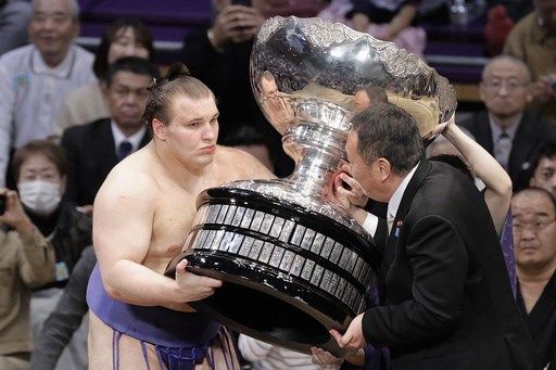 Ukraine-born sumo wrestler Aonishiki is the first from his country to win a top championship