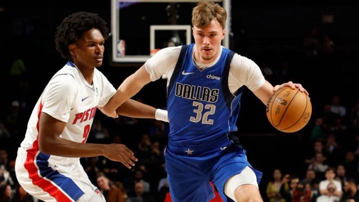 Cooper Flagg, de los Dallas Mavericks, perderá su primer partido por enfermedad, fuentes