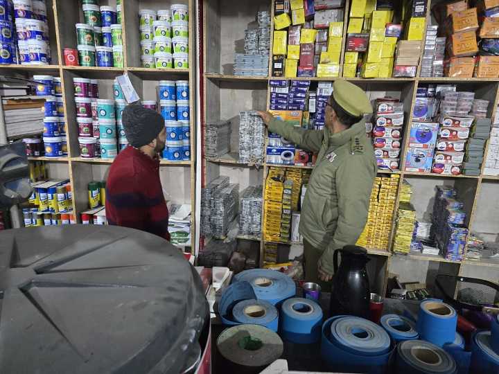 Delhi Blast – Searches Expand to Fertiliser, Auto Dealers in Kashmir