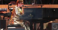 Elton John regresa a los escenarios