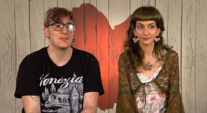 La divertida y rocambolesca cita de una pareja de Huelva en First Dates: "Estoy un poco loca porque me gasto 200 euros en muñecas de colección"