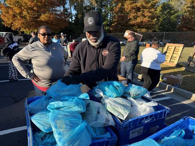 Feed the Boro drops bags of blessings ahead of Thanksgiving holiday
