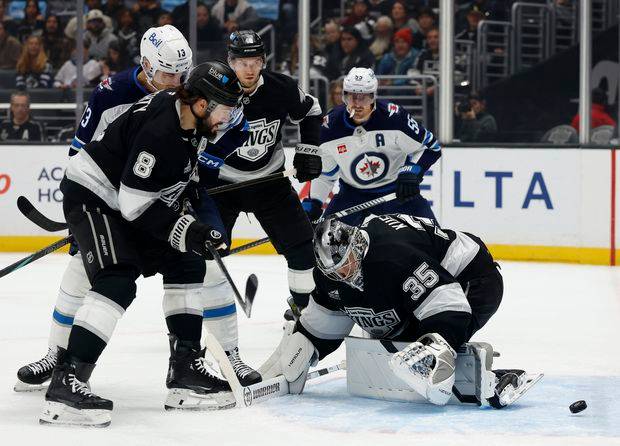 Vilardi's disallowed goal a sore point in Jets' loss to L.A.