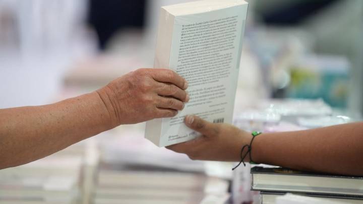 Carolina Sanín y Humberto de la Calle, entre los invitados que estarán este domingo en la FIL Cali; una cita imperdible