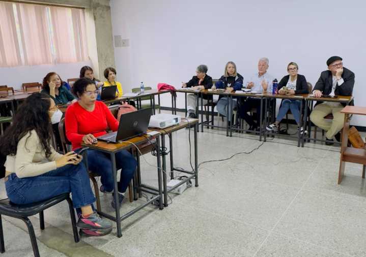 Tres universidades formalizan solicitud para la creación del PNF en Comunicación