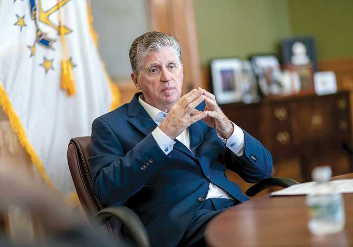 McKee popularity suffers in latest UNH poll