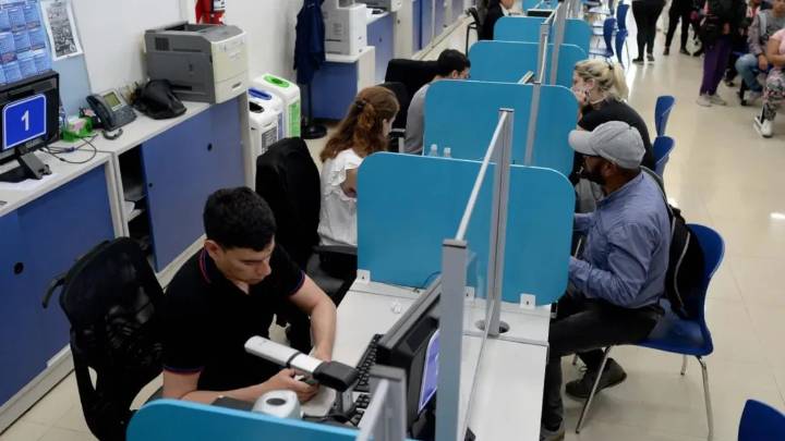 Caída del empleo: en lo que va del año se perdieron más de 15 mil puestos en la administración pública