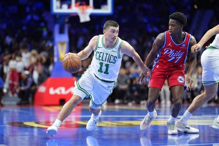 Deadspin | Celtics keep rolling, hand 76ers first loss
