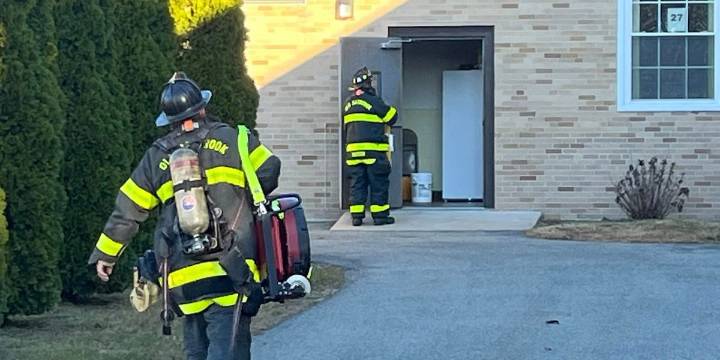 Firefighters respond to gas leak at Old Saybrook school