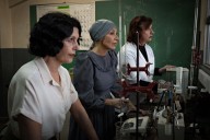 Teatro independiente: “Pelícanos negros” y “La deuda del Nobel”