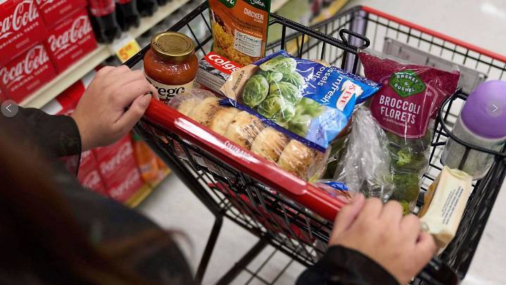 Trump admin asks Supreme Court to halt order on SNAP