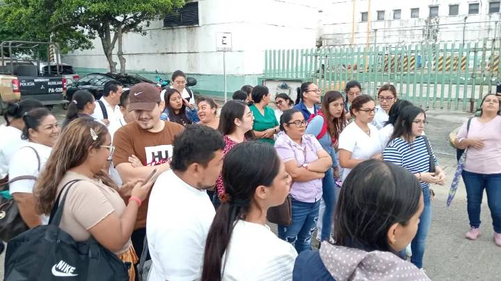 Protesta personal de salud por descuento salarial del IMSS Bienestar