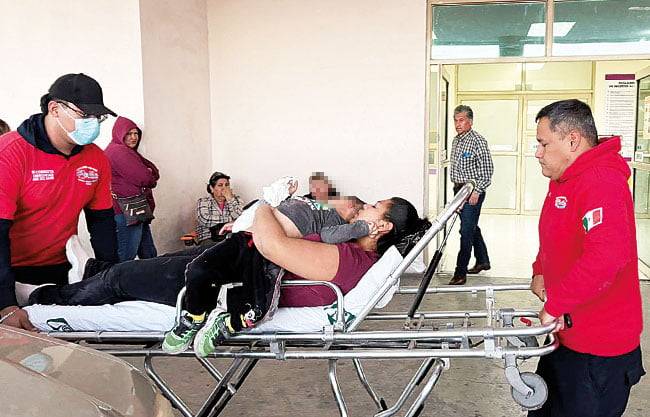 Suelta a sus hijos y los atropellan al salir de la escuela