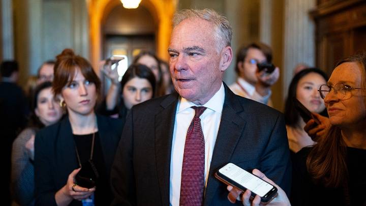 Tim Kaine secures federal employee protections in 40