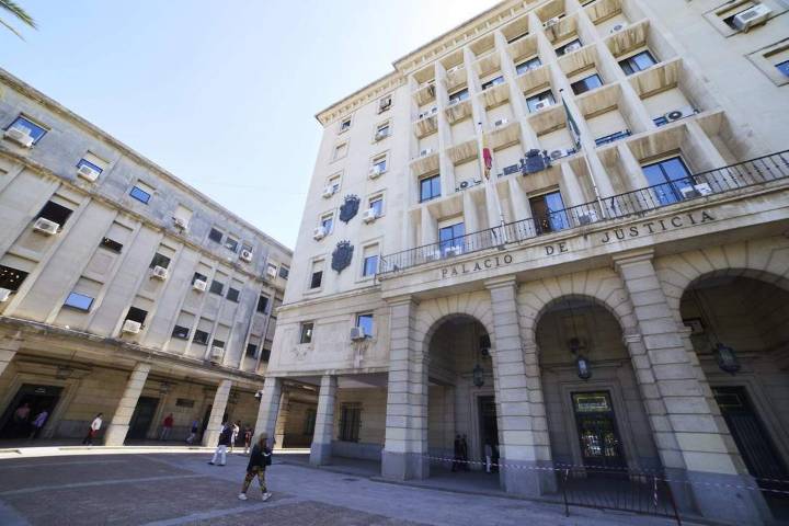 A juicio la exdecana de Colegio de Arquitectos por posible delito societario tras ser postpuesto