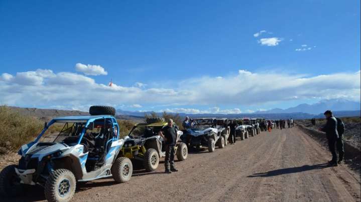 Tras los destrozos en la Pampa del Leoncito, afirman que el guía del grupo no estaba habilitado