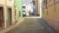 Solicitan mejoras en la calle de La Cárcel, en Cangas de Onís