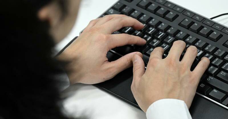 Purpose-built public servant chatbot in federal AI push