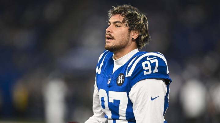 Laiatu Latu picks off Patrick Mahomes, Colts score to take 7