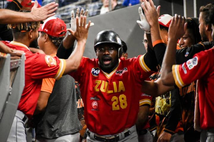 José Pírela suelta hit y pasa a formar parte de un exclusivo grupo de bateadores en las Águilas