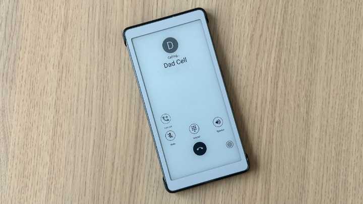 This New Pocketable E-Reader Is Also a Secret Phone