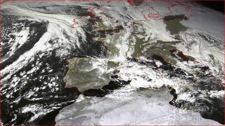 Na tarde do domingo entra unha fronte