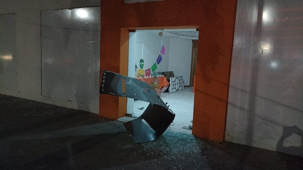 Roban y vandalizan a la “Casa Naranja”