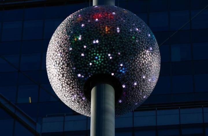 La “Constellation Ball” renueva el ritual de Año Nuevo en Times Square con más brillo y tecnología