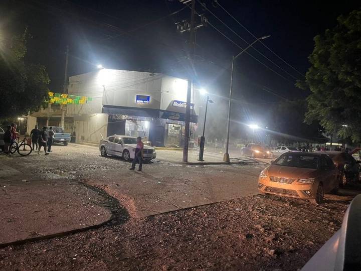 Atacan con explosivos un expendio de cerveza en Mazatlán