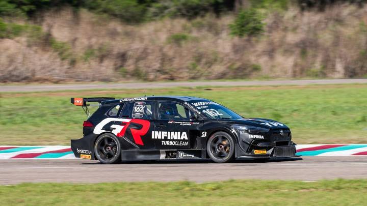 Emiliano Stang ganó con autoridad en el TC2000