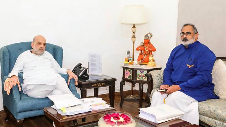 Laying groundwork for local body & assembly polls, Kerala BJP begins door