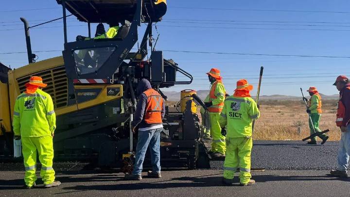 Tren de Pavimentación en Chihuahua repara 10 kilómetros de carreteras
