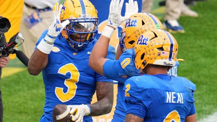 Pitt holds off No. 15 Georgia Tech 42-28 to stay alive in ACC race