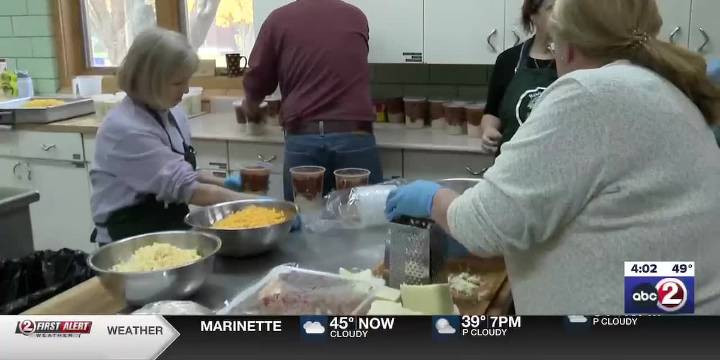 Green Bay non-profit holds ‘emergency cooking’ event to feed community during shutdown