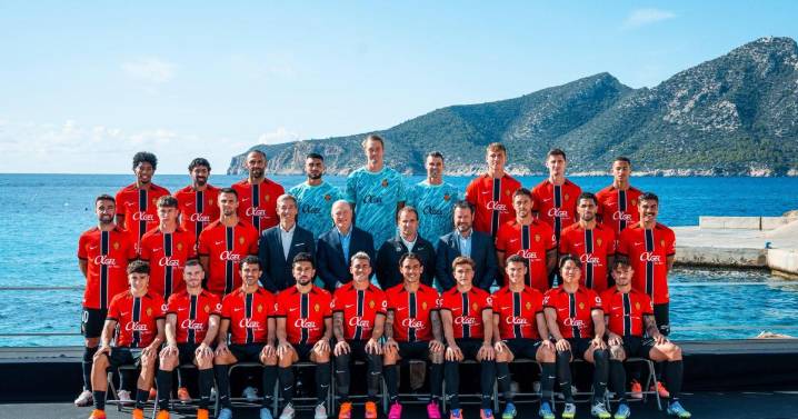 El Real Mallorca se hace la foto oficial 2025