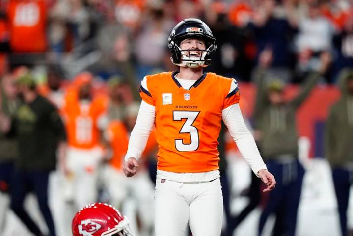 Broncos sign K Wil Lutz to 3-year contract extension