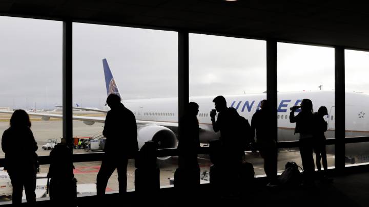 United Airlines' Clothing Ban: Rule 21 Of Its "Contract Of Carriage" Does Include A Dress Code Policy That Can Kick Passengers Off