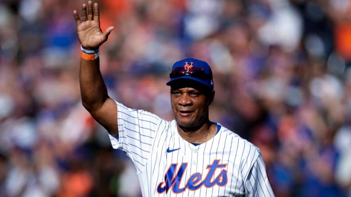 Trump pardons baseball legend Darryl Strawberry, convicted of tax evasion