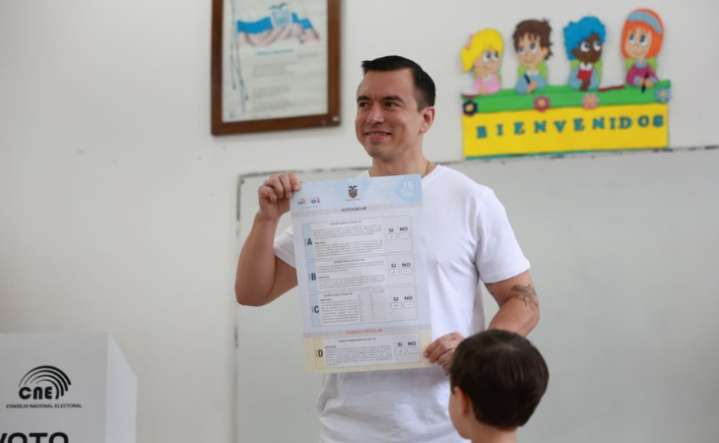 Daniel Noboa defiende el referéndum para "reafirmar el cambio" en Ecuador