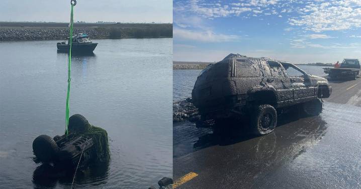 San Joaquin County crews pull cars out of water from marina near Stockton