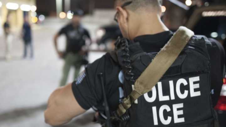 ICE en Estados Unidos estrena tecnología para rastrear los carros de inmigrantes ilegales