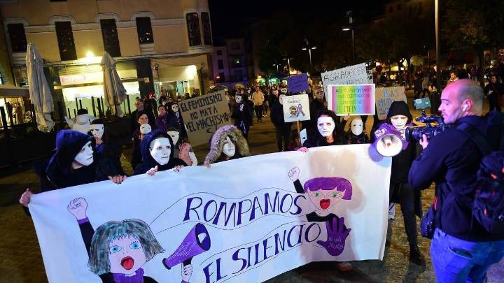 Plasencia cambia la manifestación por el 25N por una concentración en la plaza Mayor y hará un reconocimiento a la Guardia Civil