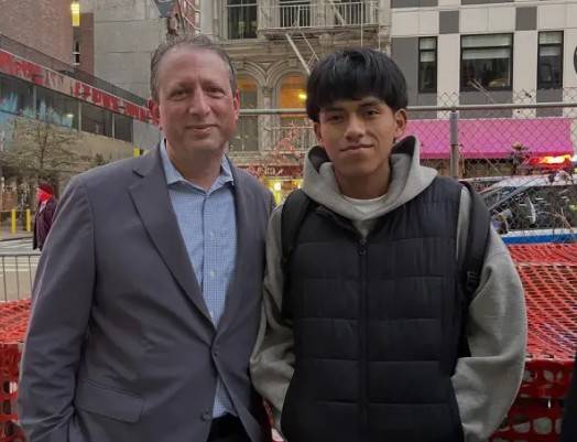 Adolescente de Nueva York liberado de ICE tras orden judicial