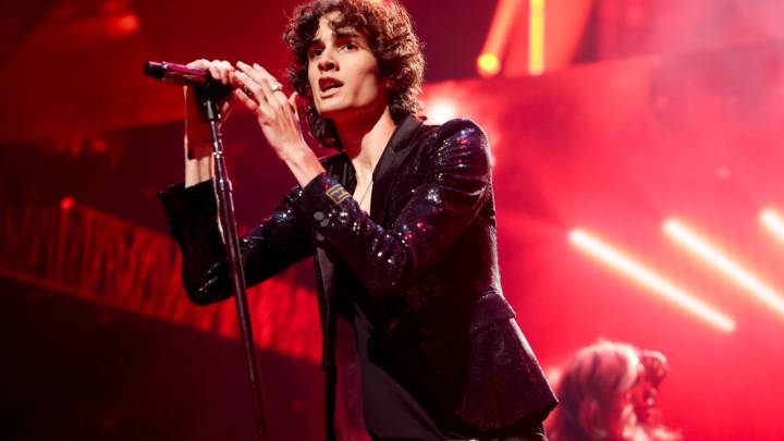 Watch Sombr Perform With Laufey, Cigarettes After Sex in Los Angeles