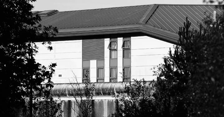 Found dead with a vape in his hand